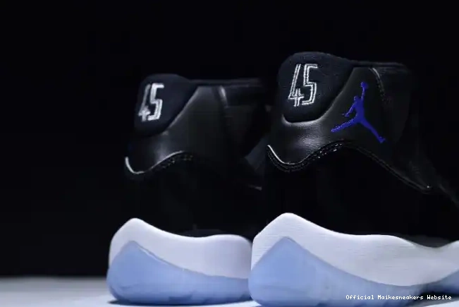 Official Maikesneakers 11 Release